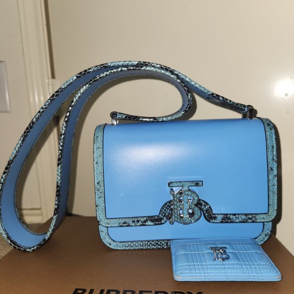 BURBERRY Lola Card Case Bright Sky Blue Quilted Leather Wallet - Picture 9 of 10